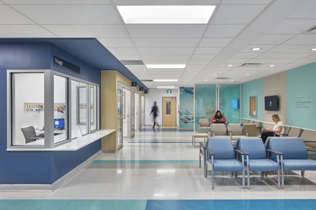 màu sơn tường bệnh viện cho hành lang và phòng tiếp tân với màu Blue Award và Green Gates