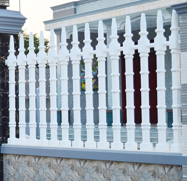 Màu trắng sơn hàng rào bê tông