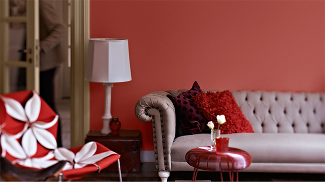 Phòng khách với màu sơn đỏ