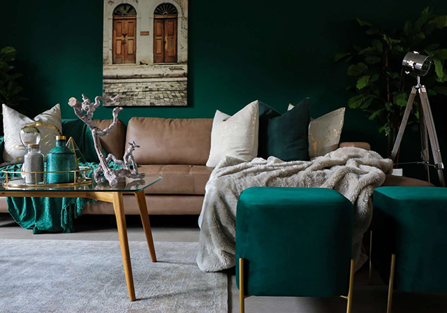 Phòng khách sử dụng sơn màu xanh rêu Green Abyss