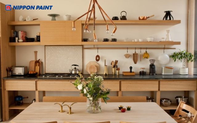 Phối màu nâu gỗ với màu trắng giúp phòng bếp tinh tế, sang trọng