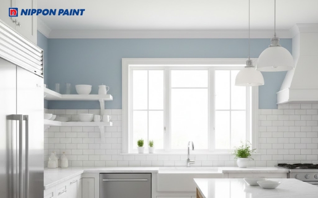 Sơn xanh cùng gạch trắng mang lại cảm giác tinh khiết, giúp gian bếp luôn sáng sủa