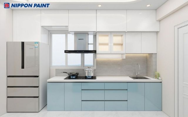 Phòng bếp trắng xanh sáng gọn gàng