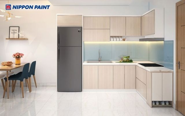 Bếp trắng thanh lịch, giúp không gian luôn sáng và rộng