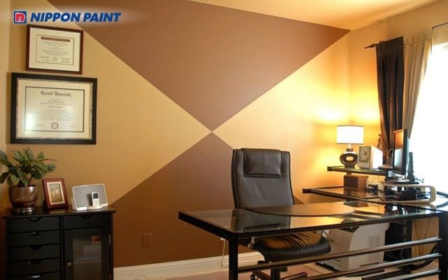 Phòng làm việc nâu trầm ấm, tạo cảm giác tập trung và ổn định