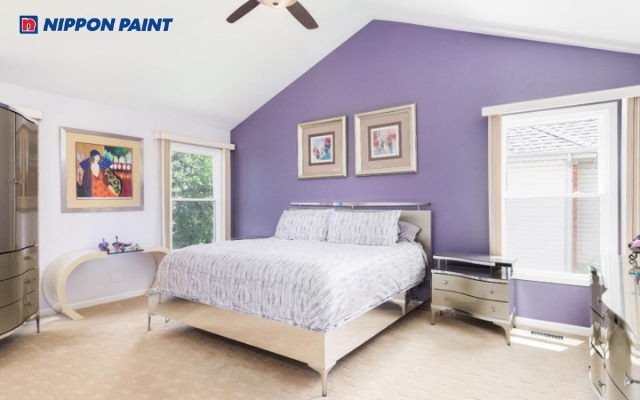 Gam tím lavender phối trắng ấm giúp không gian ngủ thêm tinh tế