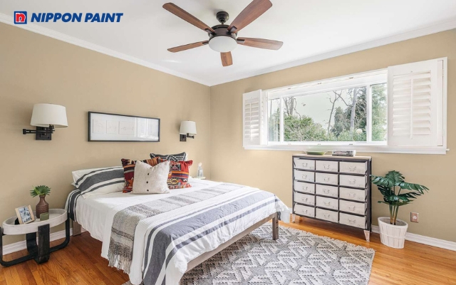 Sơn phòng ngủ màu be kết hợp nâu nhạt mang lại sự ấm áp dễ chịu