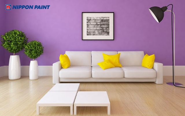 Phòng khách sơn tím kết hợp be trung tính tạo chiều sâu không gian