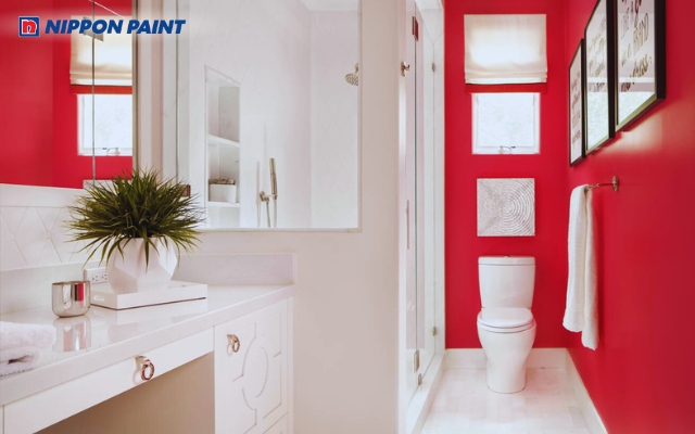 Phòng tắm be sáng kết hợp màu đỏ giúp không gian hài hòa