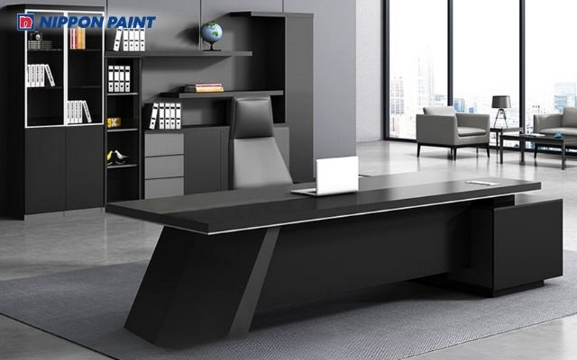 Phòng làm việc tông đen mạnh mẽ, tạo cảm giác tập trung và quyết đoán