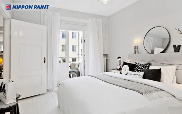 Phòng ngủ trắng tinh giản, mang lại cảm giác nhẹ nhàng và dễ đi vào giấc ngủ