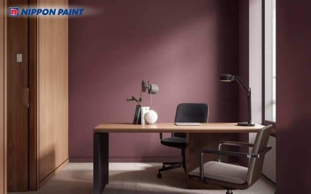 Phối màu tím trầm và nâu đất giúp tăng cường năng lượng tích cực