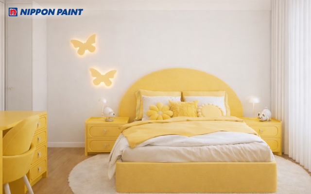 Phòng ngủ được thiết kế tinh giản nhưng vẫn nổi bật nhờ tông màu vàng chủ đạo