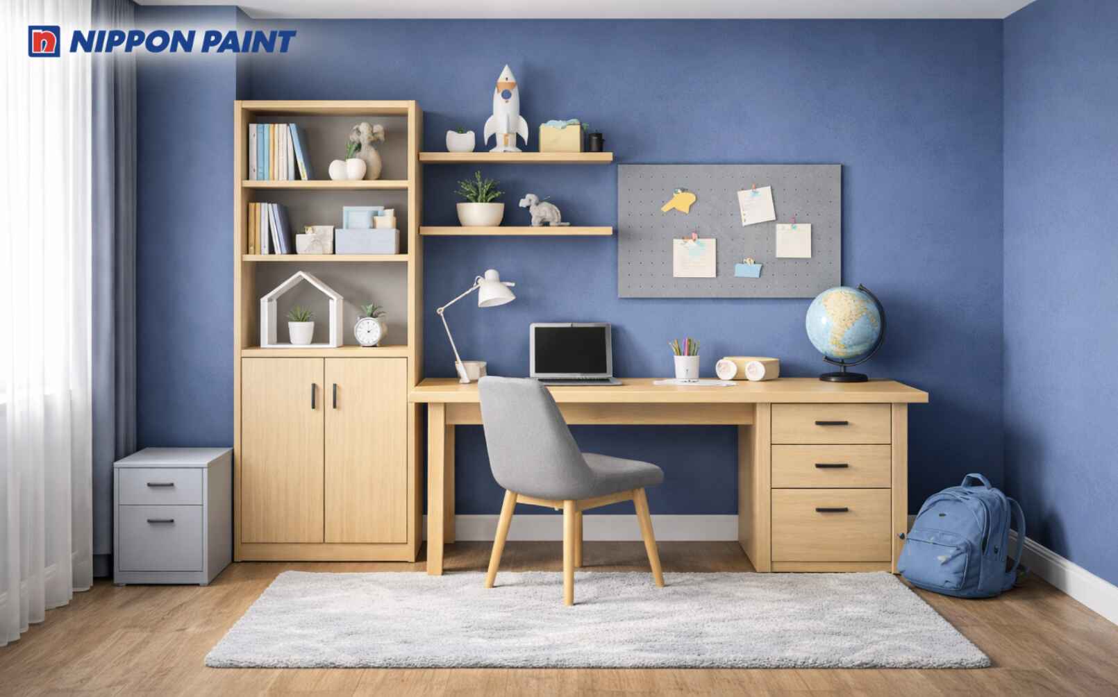 Phối xanh biển đậm kết hợp nội thất gỗ giúp phòng học gọn gàng, kích thích tư duy