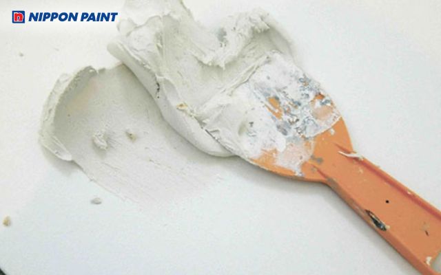 Lưu ý xử lý bọt khí trong quá trình thi công bột trét tường để đạt hiệu quả tối ưu