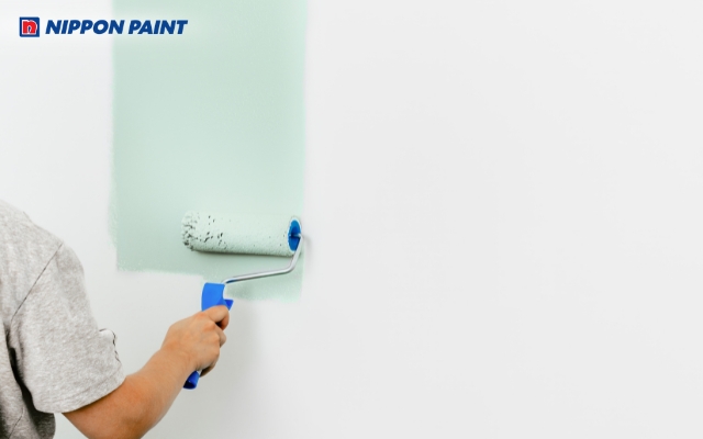 Chọn màu sơn yêu thích và tiến hành thay áo cho ngôi nhà của bạn