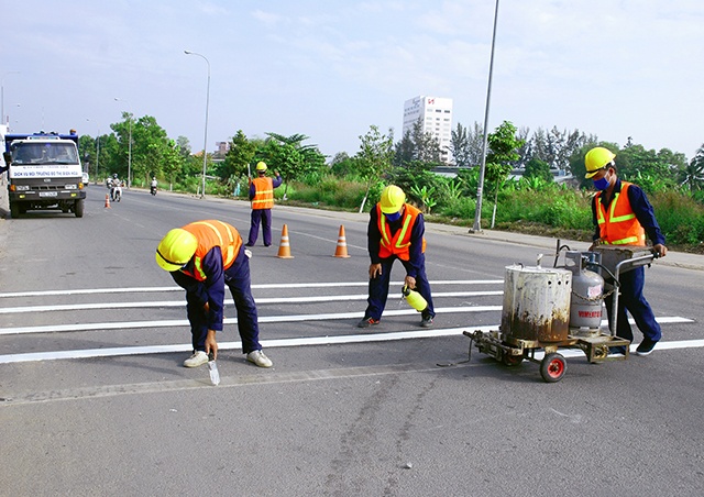cách sơn vạch kẻ đường 4