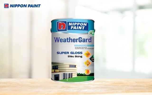 WeatherGard Siêu Bóng mang đến bề mặt sáng bóng và chống rêu mốc hiệu quả