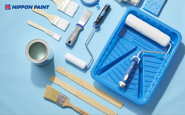 Chuẩn bị đầy đủ dụng cụ trước khi tiến hành sơn lót