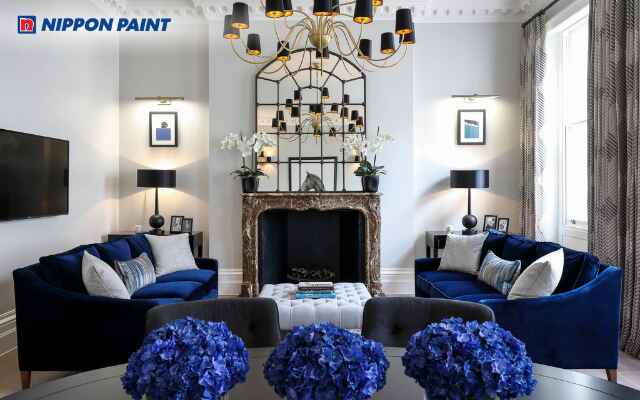 Phòng khách phối màu kem, đen và xanh Sacramento sang trọng, nổi bật