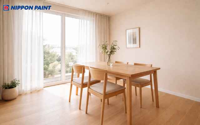 Sắc be vàng rạng rỡ giúp phòng ăn luôn vui tươi, gắn kết tình cảm giữa các thành viên