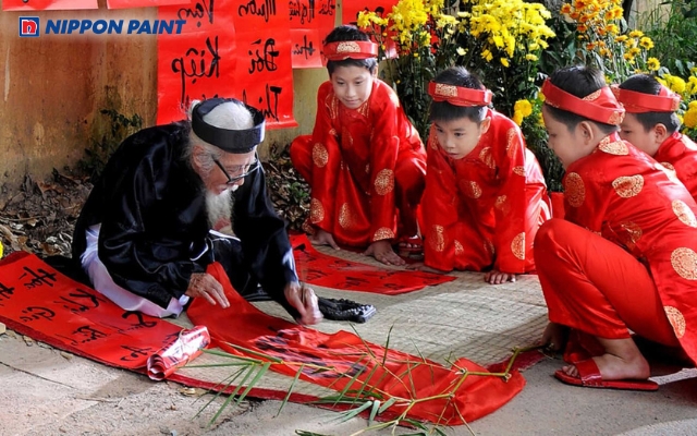 Trong văn hóa phương Đông, màu đỏ là biểu tượng may mắn, hạnh phúc
