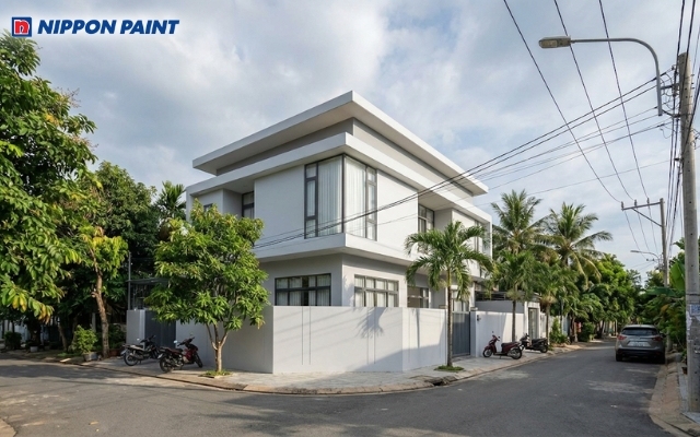 Màu sơn ghi sáng là một màu nền hoàn hảo để làm nổi bật ngôi nhà của bạn