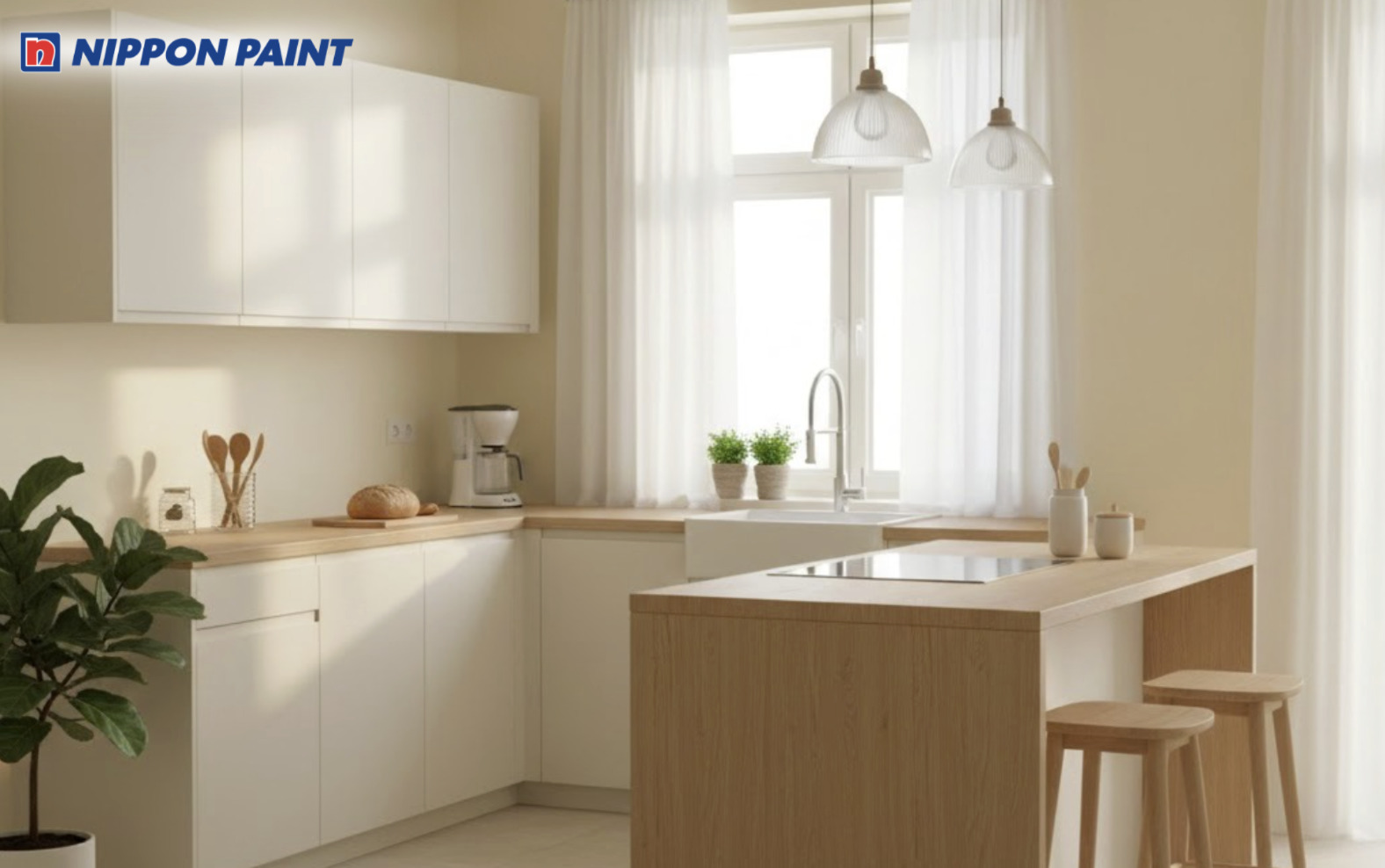 Tone pastel vàng kem giúp không gian bếp sáng sủa, dễ tạo cảm hứng nấu nướng