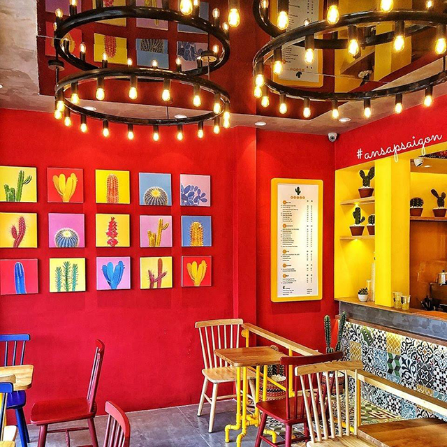 Màu sơn quán nhậu ảnh hưởng rất nhiều đến không gian và cảm giác của khách hàng. Hãy xem bức hình về màu sơn quán nhậu để đảm bảo rằng bạn sẽ tạo ra một không gian ấn tượng và thu hút được khách hàng.