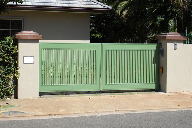 Màu sơn cổng nhà đẹp - Màu xanh lá