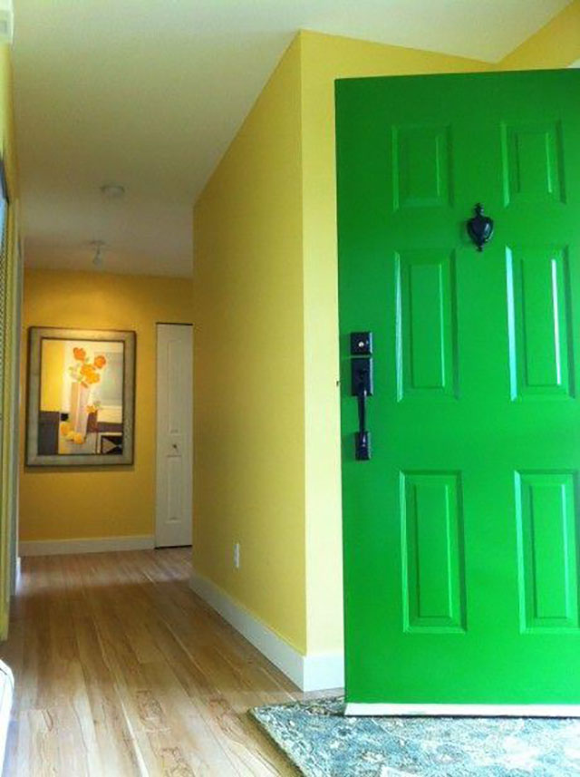 Mẫu 4: Màu xanh lá cây sơn cửa gỗ mang đến sự nhẹ nhàng, thư giãn, thanh thản và có phần tươi mới