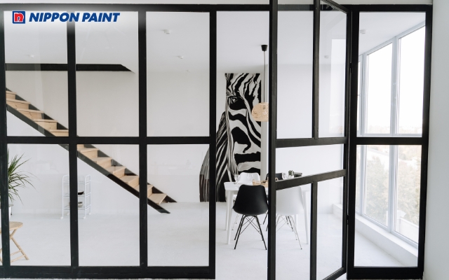 Mẫu 12: Cửa nhôm kính khung ghi đen mang vẻ lịch lãm, sang trọng, được nhiều gia chủ ưa chuộng