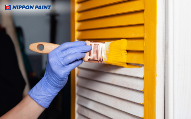 Màu vàng mang đến sự ấm áp, tươi sáng và nổi bật đường vân gỗ tự nhiên