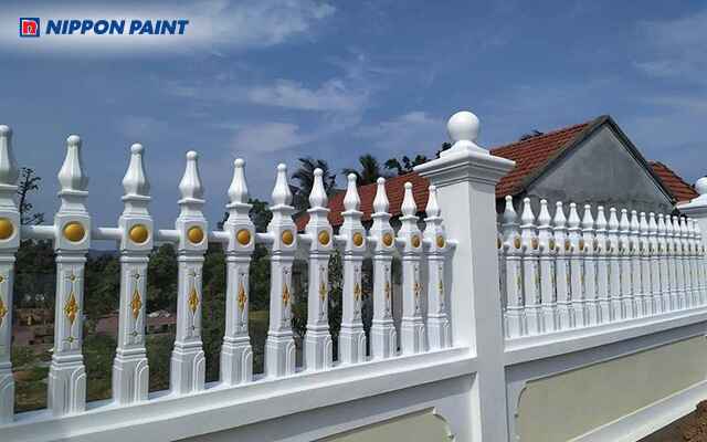 Hàng rào bê tông giúp tụ khí vào nhà và mang đến may mắn trong công việc cho gia chủ