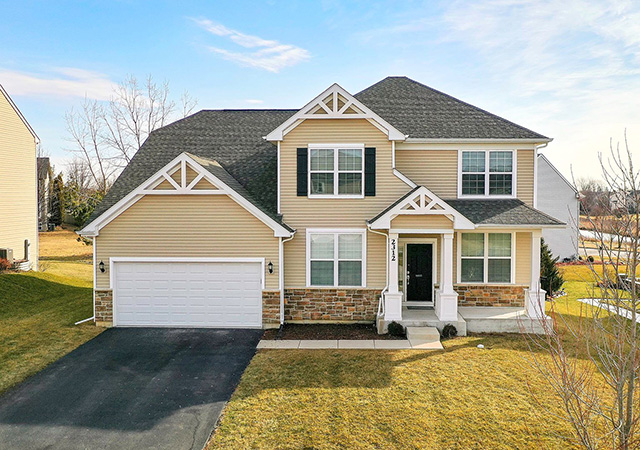 Mẫu 23: Mặt tiền nhà cấp 4 sơn màu vàng kem Panama (31B - 2T) mang đến vẻ đẹp dịu nhẹ, tinh tế 