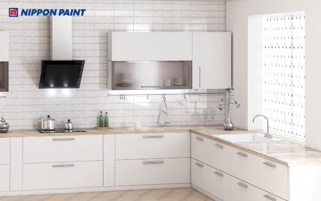 Trắng là gam màu sơn nhà bếp phổ biến nhất, giúp không gian sáng sủa và rộng rãi hơn