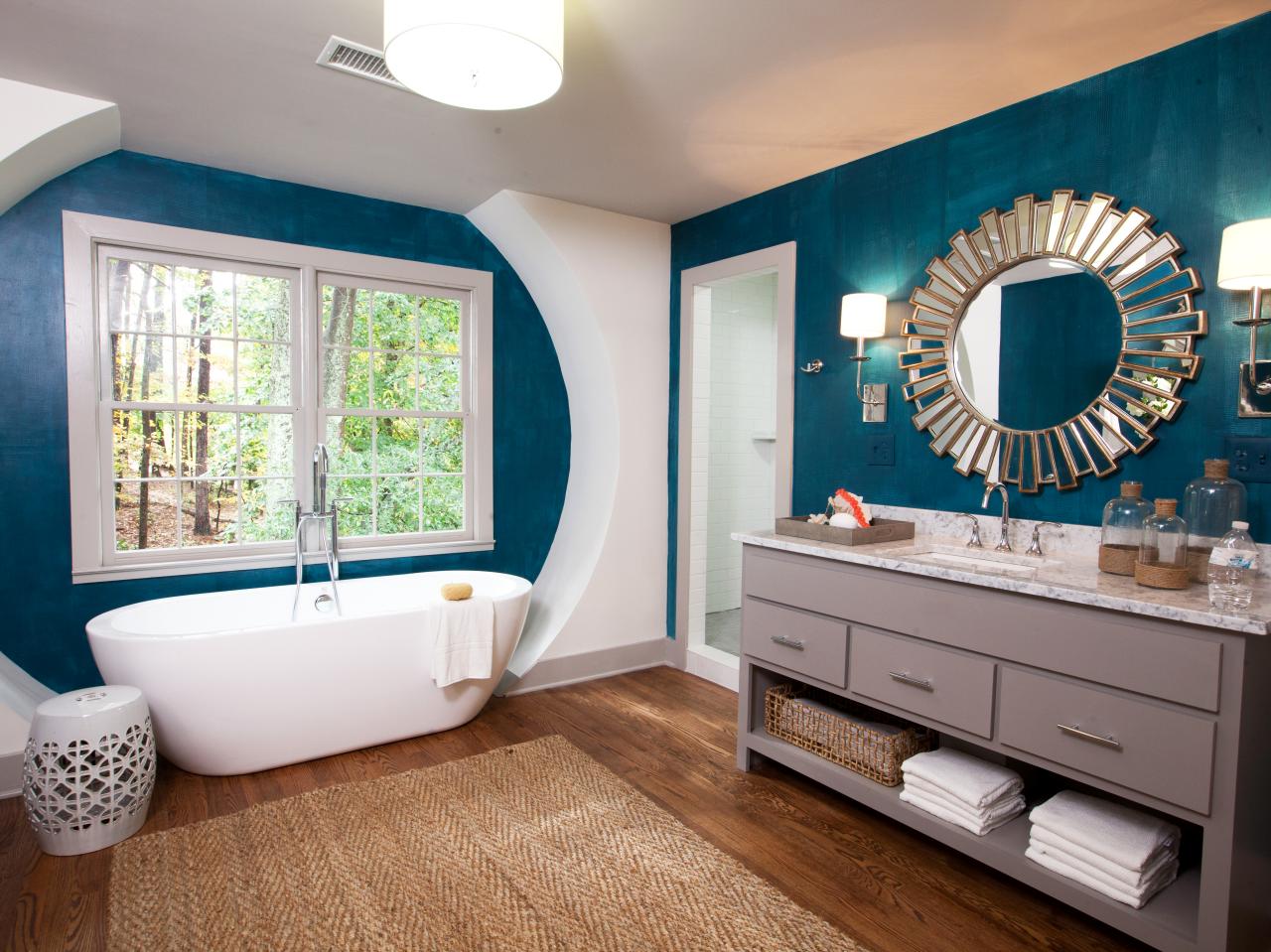 màu sơn nhà tắm xanh ngọc lam tông đậm cho không gian thêm sang trọng, hiện đại