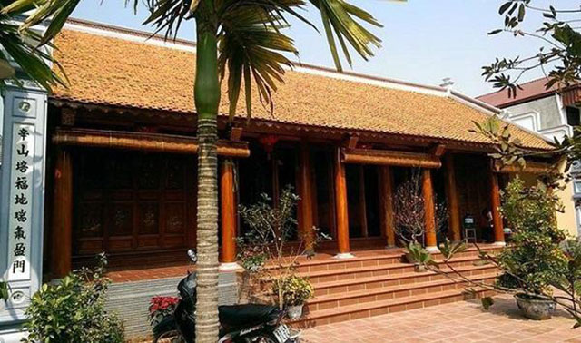 Căn nhà thờ mang sắc nâu gỗ