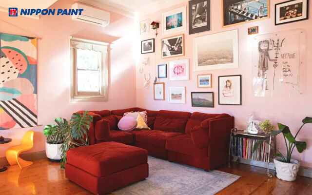 Mẫu 18: Phòng khách nổi bật với sự kết hợp hài hòa giữa hồng và đỏ