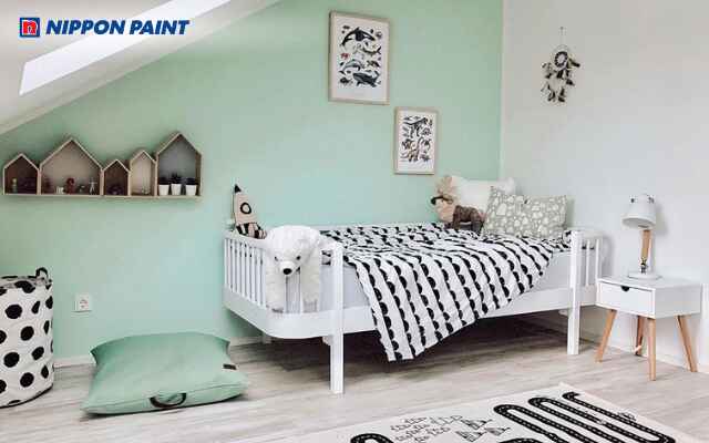 Gam xanh lá cây giúp bé trai cảm thấy tràn đầy năng lượng và thích thú khám phá