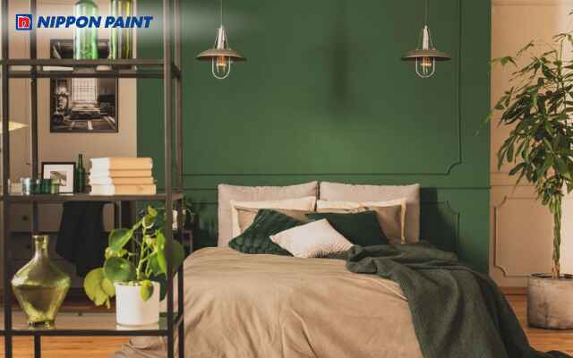 Mẫu 26: Gam xanh rêu kết hợp nội thất gỗ nâu giúp không gian phòng ngủ sang trọng, cân bằng