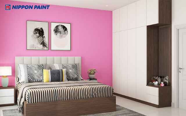 Mẫu phòng ngủ hồng-trắng với chăn ga và rèm đồng bộ giúp tổng thể hài hòa, tinh tế