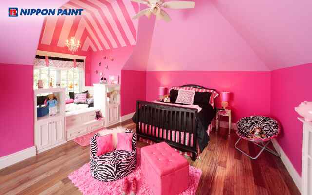 Phòng ngủ màu hồng dễ thương với họa tiết ngọt ngào và nội thất nhỏ xinh, tinh tế