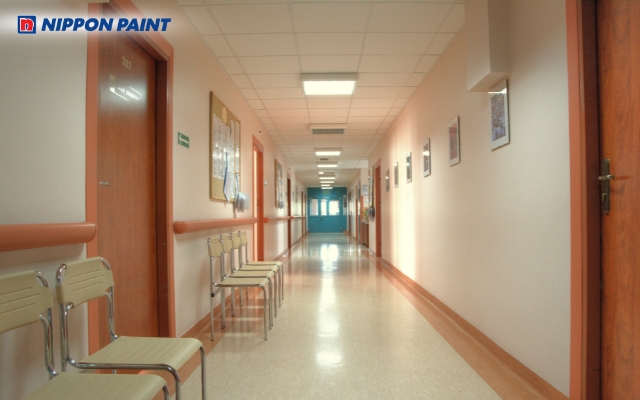 Màu kem hoặc be được sử dụng tại khu vực chờ, hành lang bệnh viện