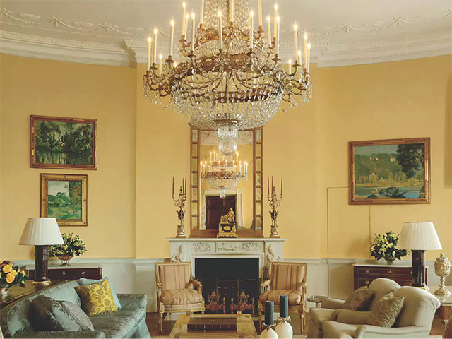 Phối màu sơn vàng kem giúp gia chủ mệnh Kim hoặc mệnh Thổ gia đình sung túc, phong thủy lộc tài