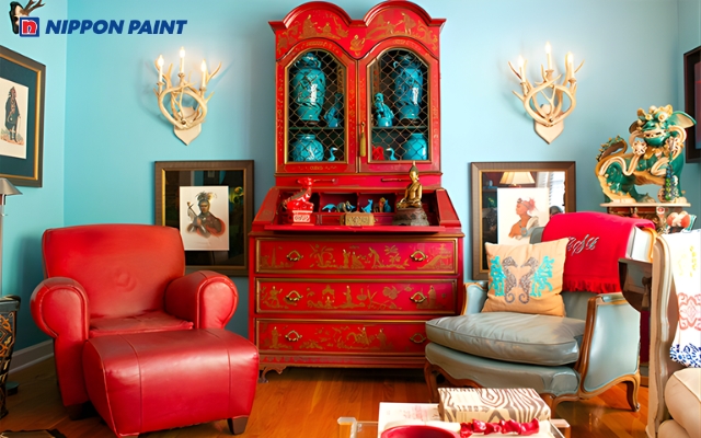 Mẫu 8: Nội thất màu đỏ nổi bật trên tường xanh ngọc tôn vinh quyền quý (Màu Under The Bridge NP BGG 2703T)
