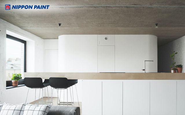 Sơn màu xám đậm cho trần bê tông mang lại cảm giác bụi bặm, phá cách