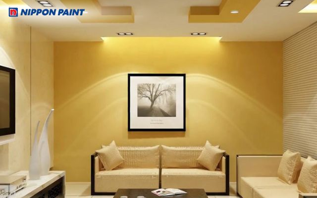 Trần bê tông sơn màu vàng be tạo cảm giác mộc mạc và gần gũi