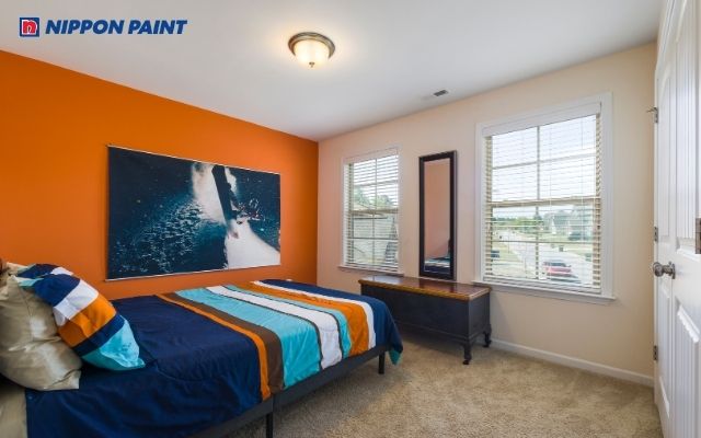 Sử dụng màu cam giúp phòng ngủ nổi bật hơn, đồng thời thu hút năng lượng tích cực cho gia chủ