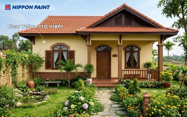Clear Yellow (YO 1118P) làm nổi bật các khung cửa gỗ dưới mái ngói đỏ gạch